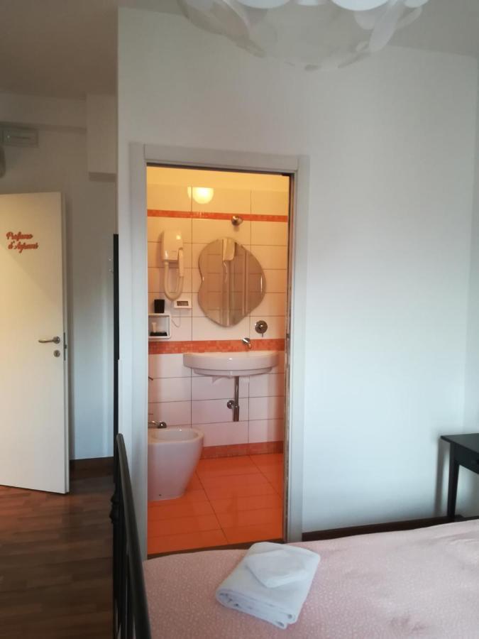 Zenzero & Cannella Boutique Rooms Triest Exterior foto